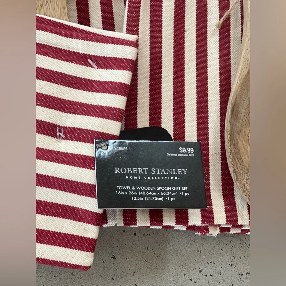 Robert Stanley towel and wooden spoon gift set of (5)